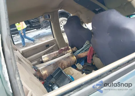 2001 Chevrolet Silverado 2500Hd Ls from USA, damaged, VIN 1GCHK23G51F142490